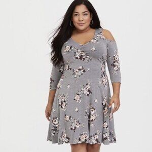 Grey Floral Torrid Skater Jersey Dress Size 3 Cold Shoulder Cottagecore Country